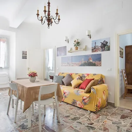 Le Grazie In Superb Location Apartment