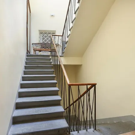 Le Grazie In Superb Location Apartment