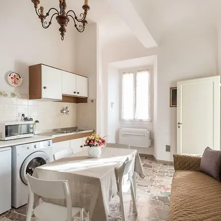 Le Grazie In Superb Location Apartment *