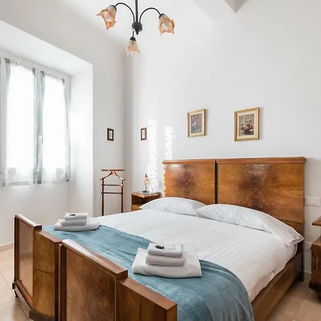 Le Grazie In Superb Location